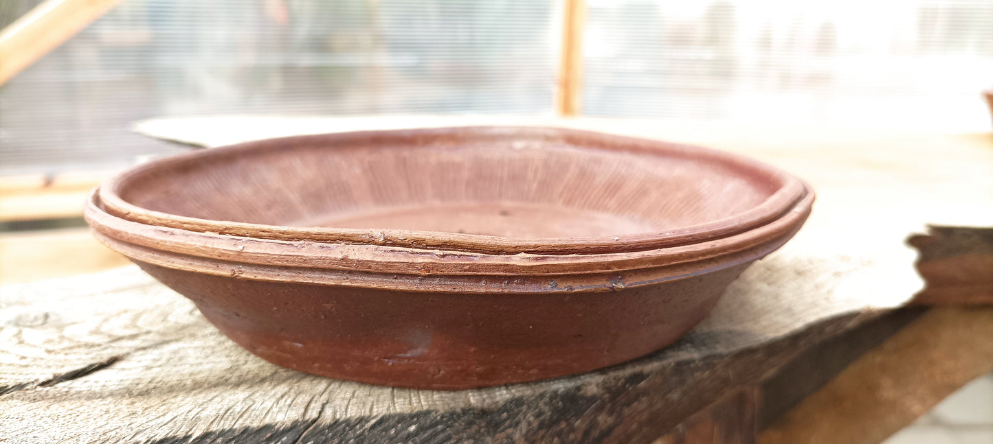 Shallow, round pot with ash glaze and finger marks by Mr. Mitunobu Ito #54
